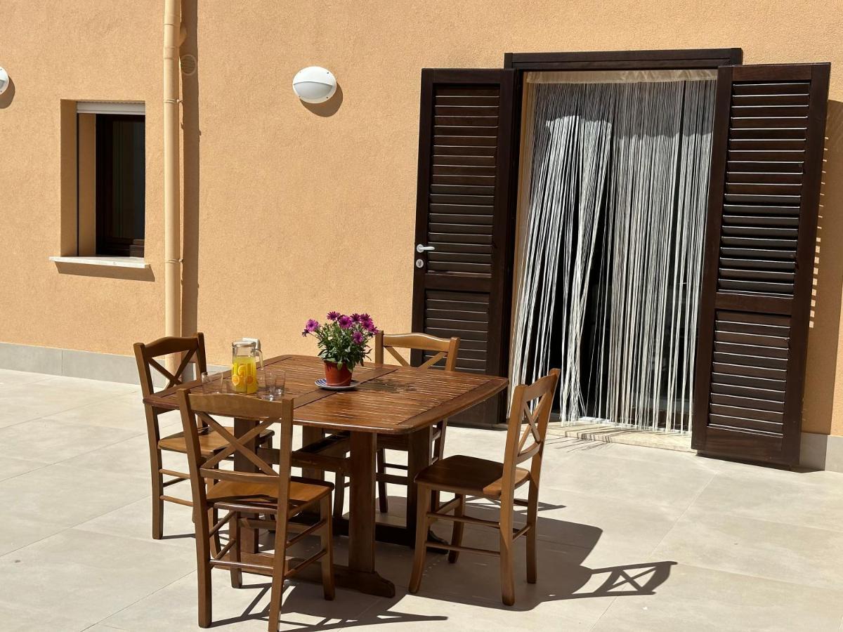 Villa Fiorenza - 100 Mt Dal Mare كاستيلاّماري ديل غو المظهر الخارجي الصورة