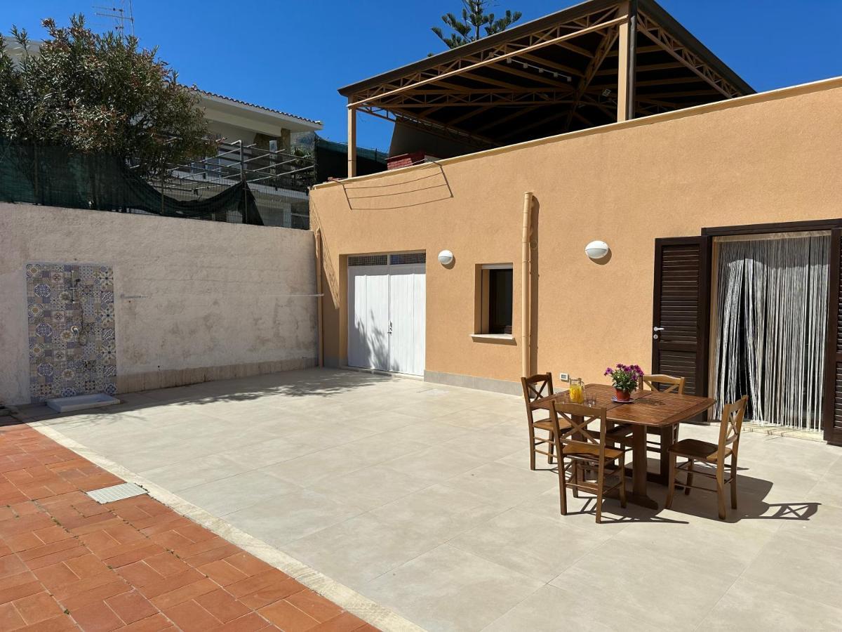 Villa Fiorenza - 100 Mt Dal Mare كاستيلاّماري ديل غو المظهر الخارجي الصورة